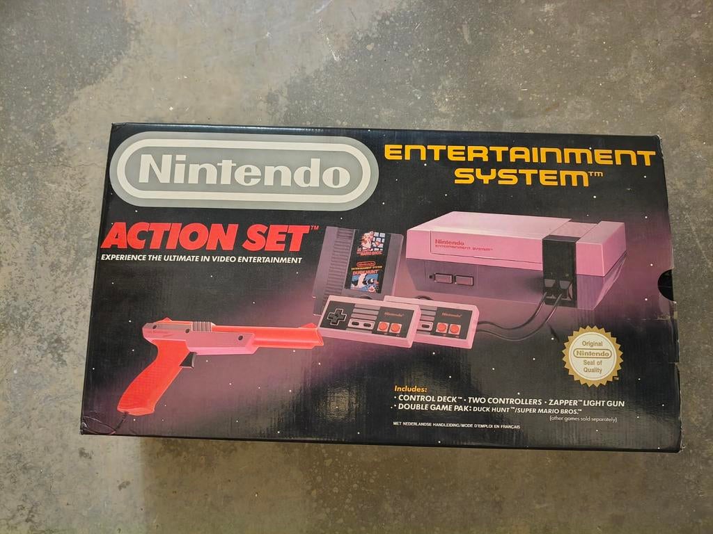 Nintendo nes action set in doos, Games en Spelcomputers, Ophalen