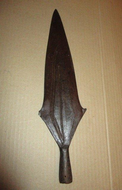Pointe de lance Africaine Congo 34,5 cm longueur, Antiquités & Art, Envoi