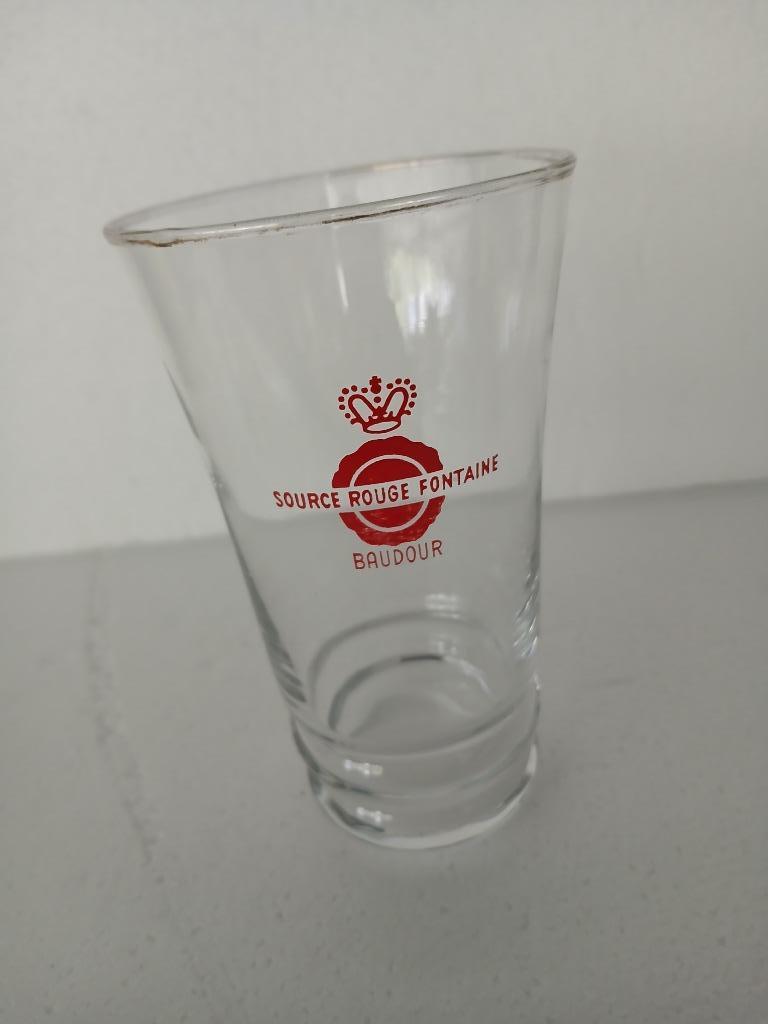 Ancien verre à eau SOURCE ROUGE FONTAINE BAUDOUR en bon état, Enlèvement ou Envoi, Comme neuf, Verre à eau