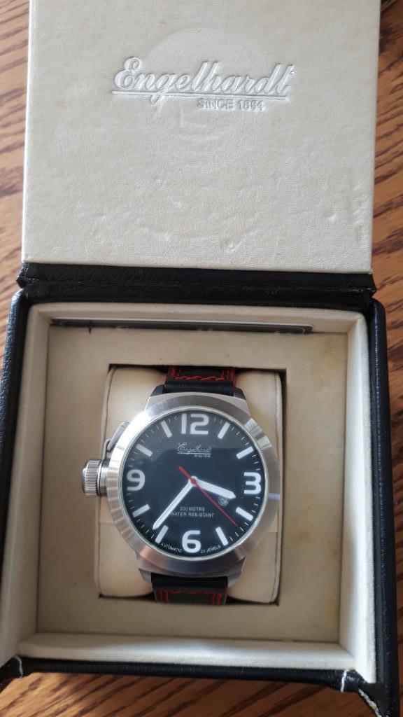 montre engelhardt pour gaucher, Enlèvement