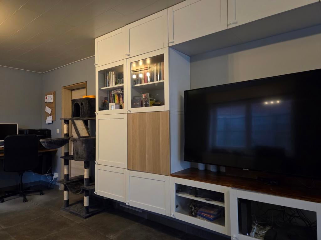 Tv kast Besta ikea - fronten, Ophalen
