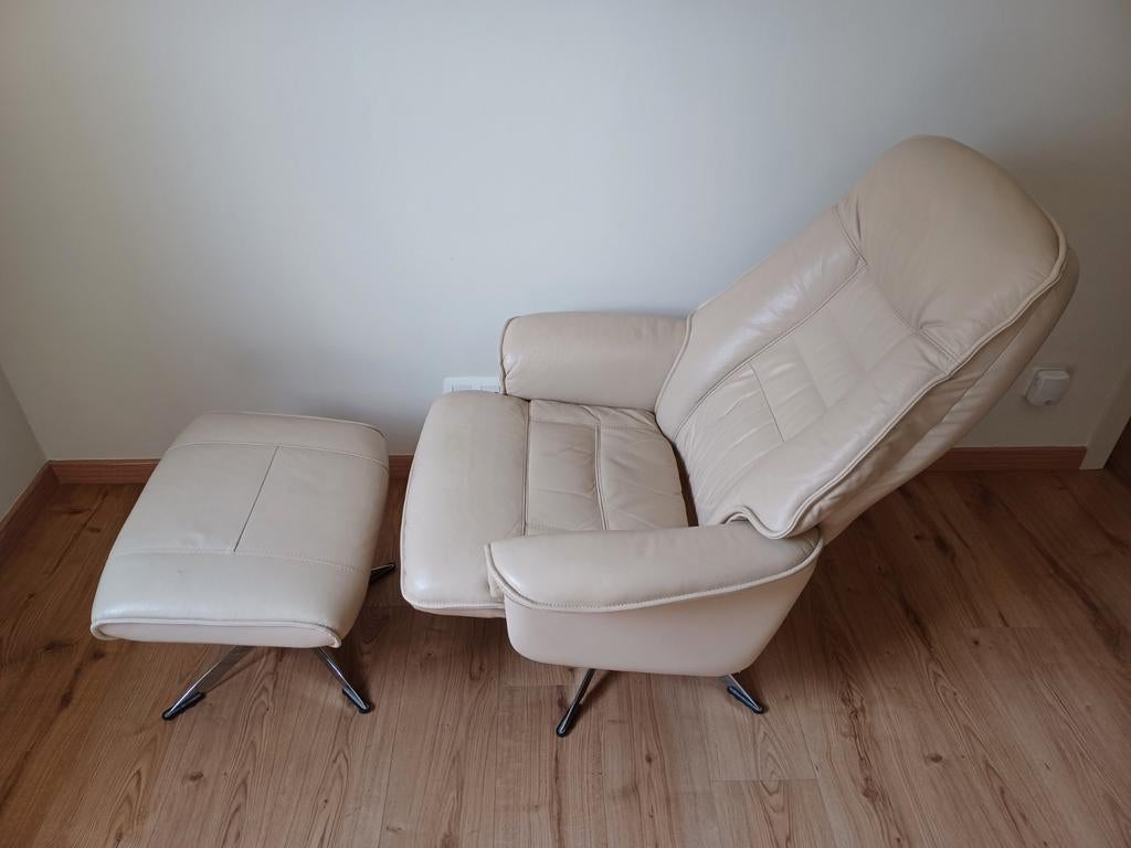 Design Relax zetel van Anderssons met voetbankje, Enlèvement, Comme neuf, Cuir, Modern