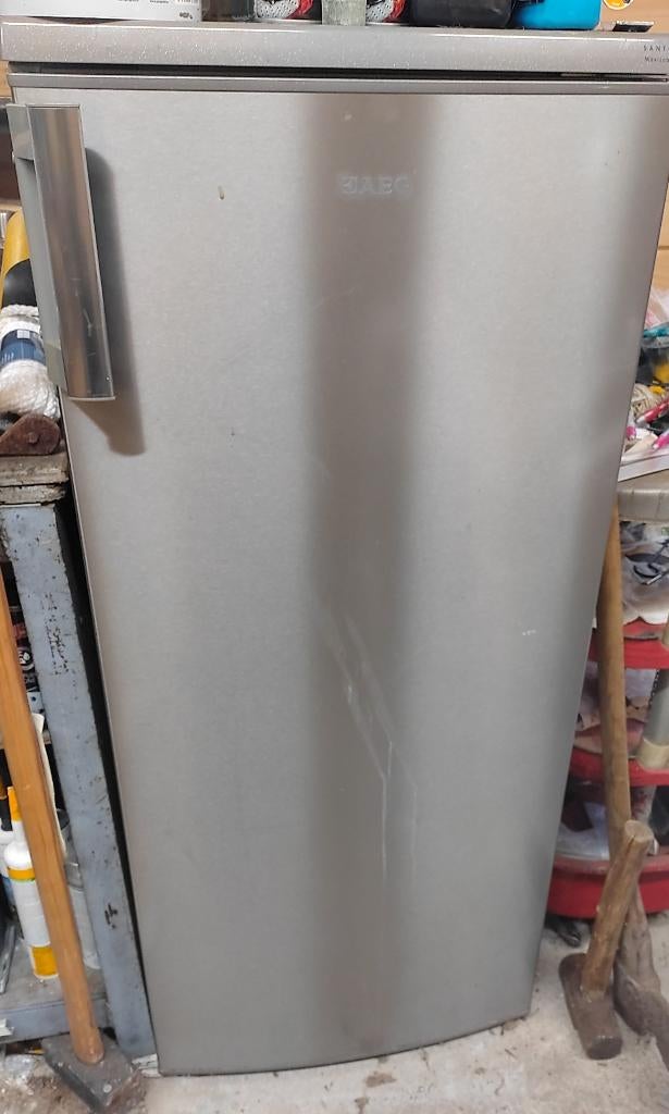 Koelkast AEG, Sans bac à congélation, Utilisé, 45 à 60 cm, 150 à 200 litres