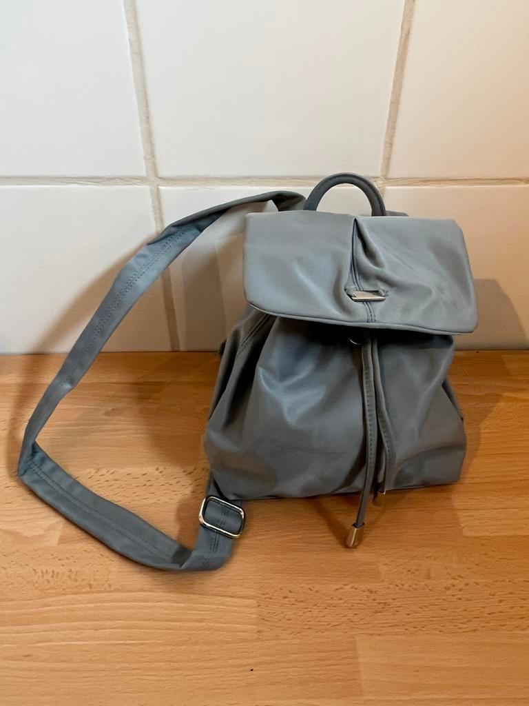 Esprit rugzakje blauw/grijs, Bijoux, Sacs & Beauté, Sacs | Sacs à bandoulière, Enlèvement, Comme neuf, Bleu, Esprit