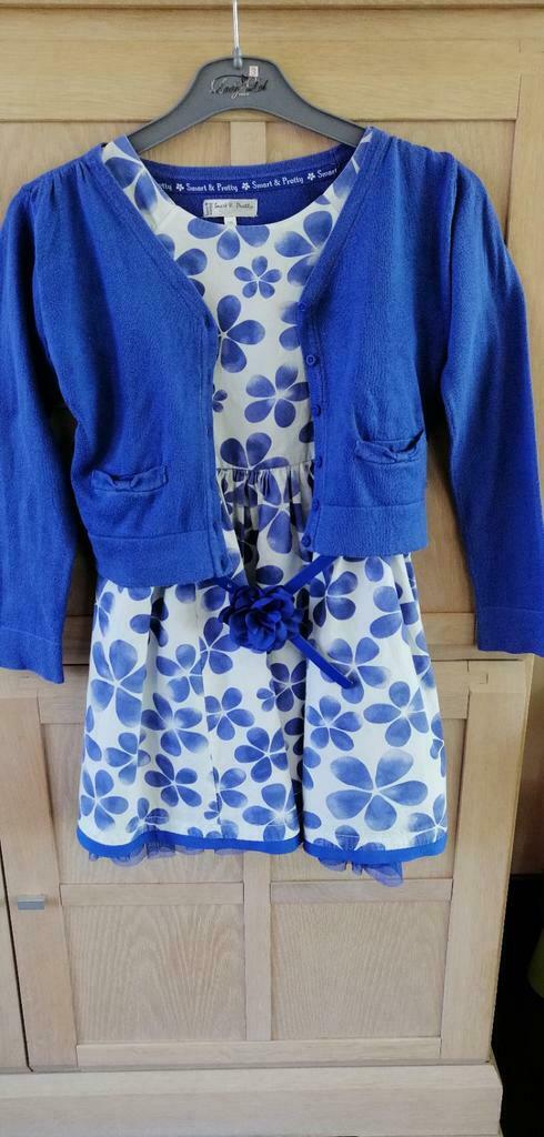 Robe à fleurs bleues et ceinture fleurie 128, Enfants & Bébés, Enlèvement ou Envoi, Utilisé, Fille, Robe ou Jupe