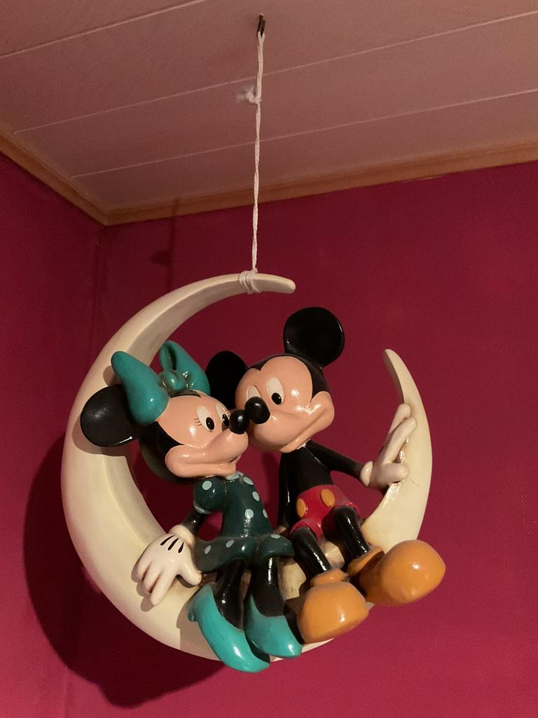 Disneybeeld - Mickey en Minnie op een maan, Verzamelen, Ophalen, Mickey Mouse, Zo goed als nieuw