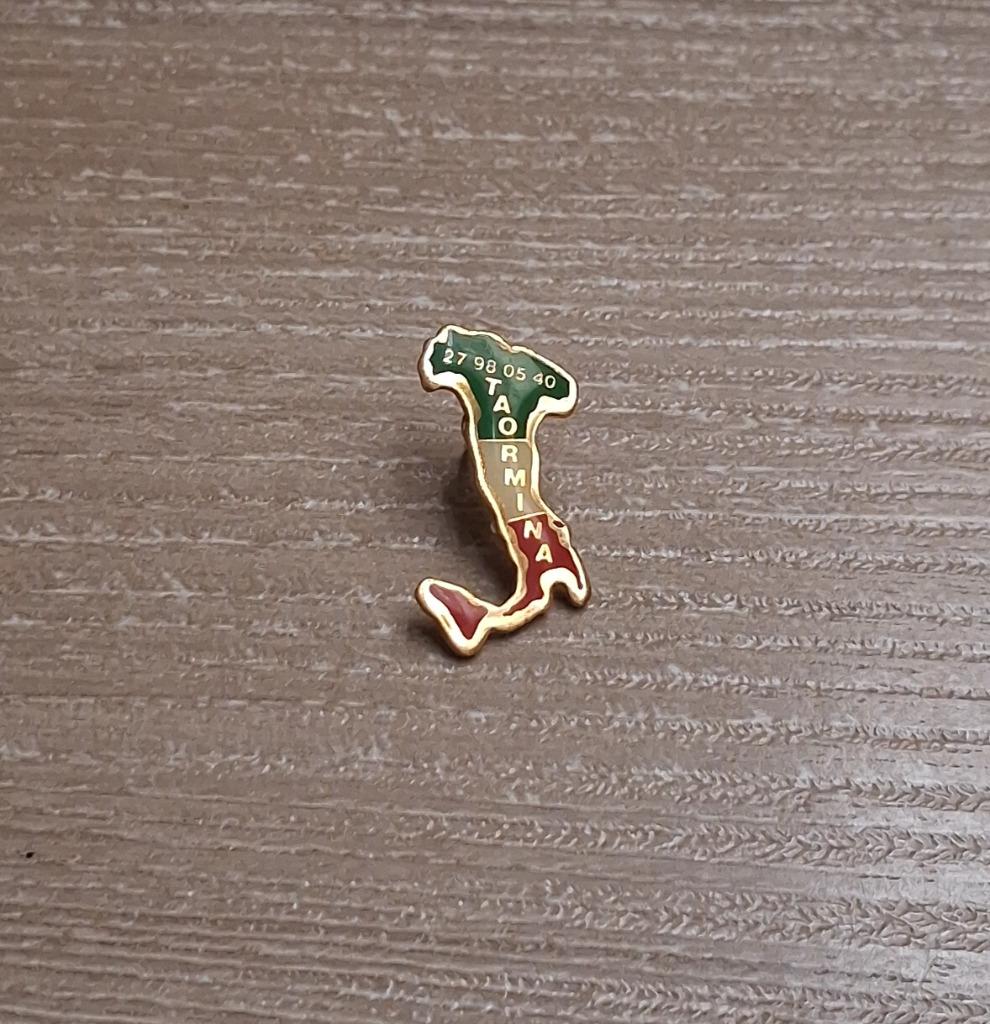 PIN - TAORMINA - SICILIË - ITALIË - ITALIA - ITALY, Envoi, Utilisé, Ville ou Campagne, Insigne ou Pin's