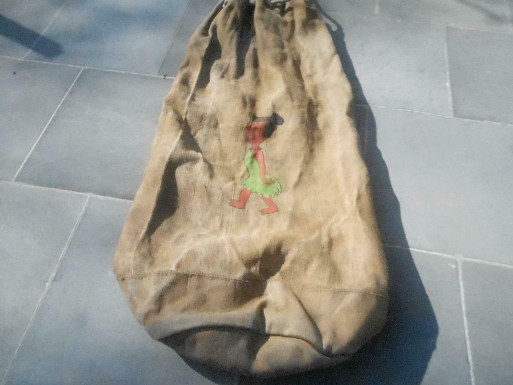 BELGIQUE - ABL - lot de 2 KIT BAG "FLINTSTONES" ANNEES 60, Ophalen of Verzenden, Landmacht, Kunstobject