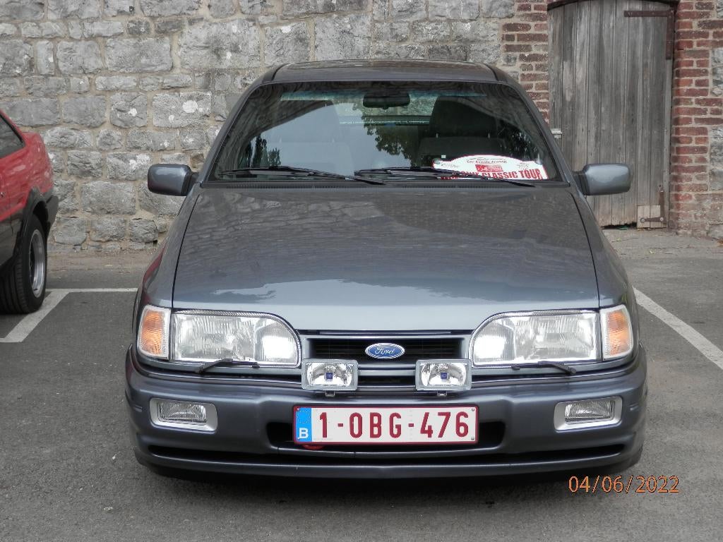 Superbe Ford Sierra Cosworth de 1988 (jamais accidentée), Argent ou Gris, 4 portes, Boîte manuelle, Particulier