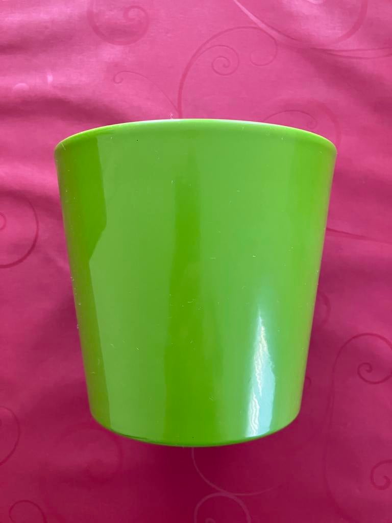 Bloempot keramiek groen 13,5cm diameter 13cm hoog, Ophalen of Verzenden, Zo goed als nieuw