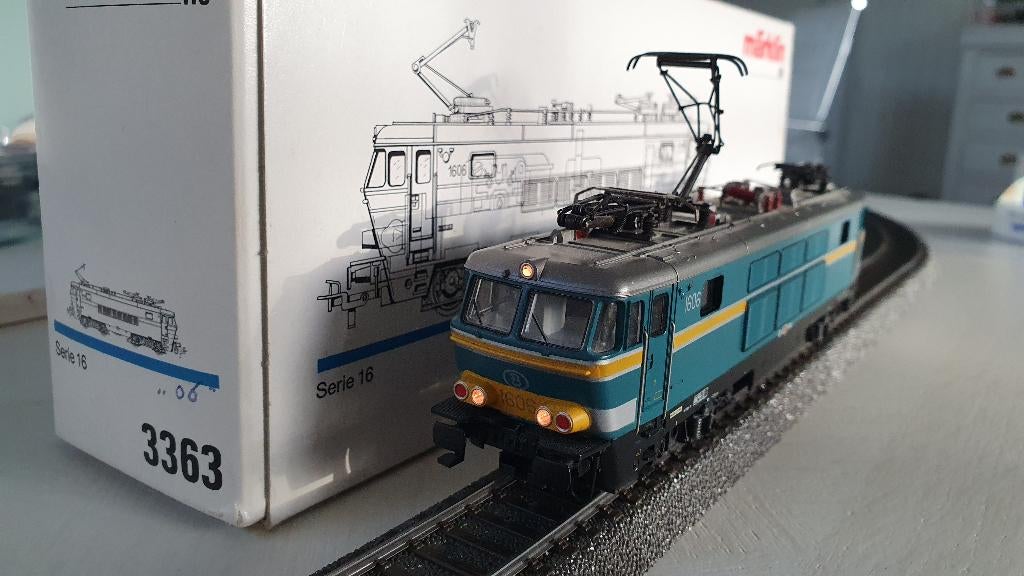 Märklin 3363 H0 digitaal NMBS, Enlèvement ou Envoi, Courant alternatif, Utilisé, Locomotive