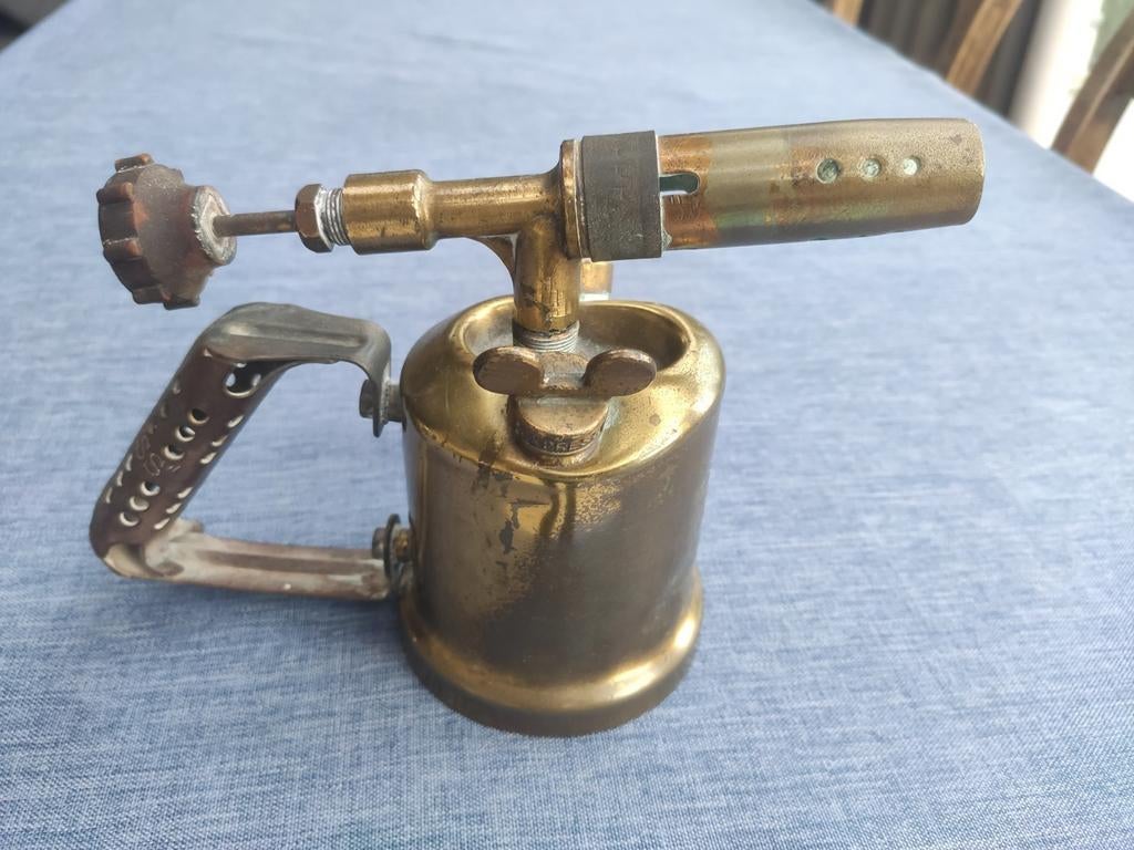 Ancienne Lampe à souder, Enlèvement