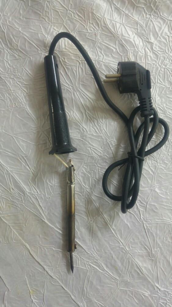 Fer a souder pe 30 30w pour pièces, Enlèvement, Utilisé, 200 cm, Sommier