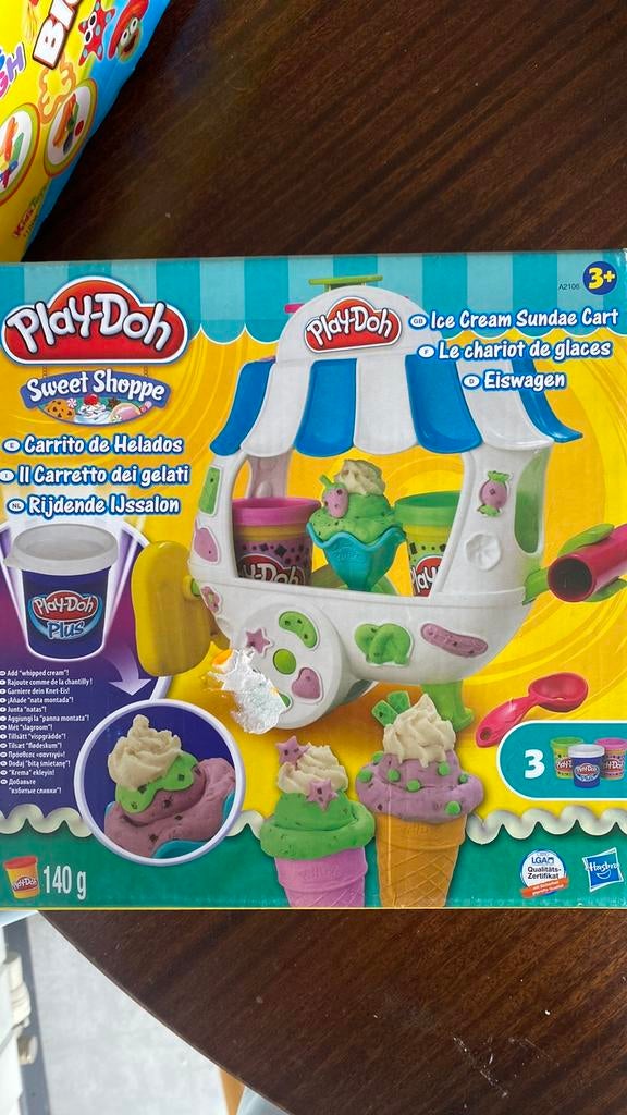 Play-Doh ijssalon, Kinderen en Baby's, Speelgoed | Educatief en Creatief, Zo goed als nieuw, Ophalen of Verzenden