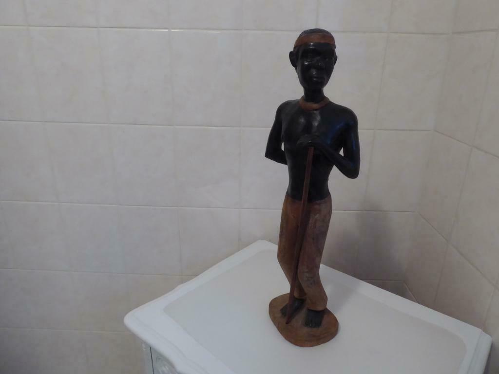 Statue en bois artisanale dominicaine - hauteur 46cm, Antiquités & Art, Enlèvement ou Envoi, Bois, Statue