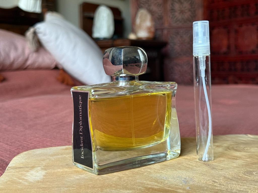 Jovoy - Incident diplomatique sample/decant, Bijoux, Sacs & Beauté, Beauté | Parfums, Comme neuf, Enlèvement ou Envoi