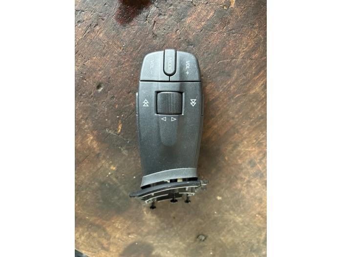 Commande radio volant d'un Seat Ibiza, Enlèvement ou Envoi, 3 mois de garantie, Utilisé, Seat