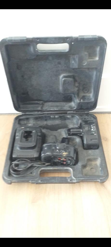 Malette Chargeur + 2 Batteries, Enlèvement, Utilisé
