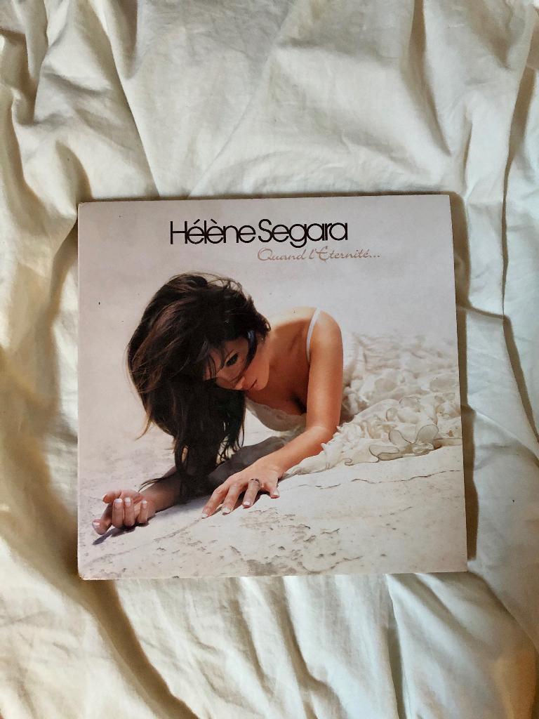Hélène Segara Quand l’éternité deluxe, Enlèvement