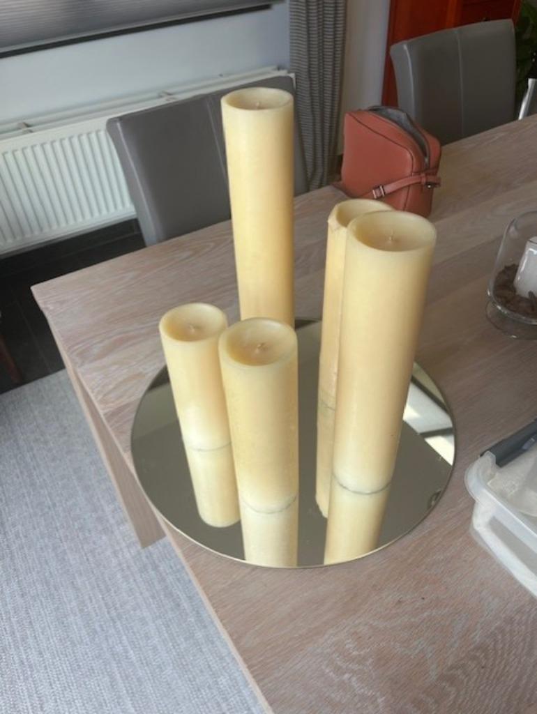 kaarsen op spiegel (druipkaarsen), 5 dikke waskaarsen, Huis en Inrichting, Overige Huis en Inrichting, Zo goed als nieuw, Ophalen