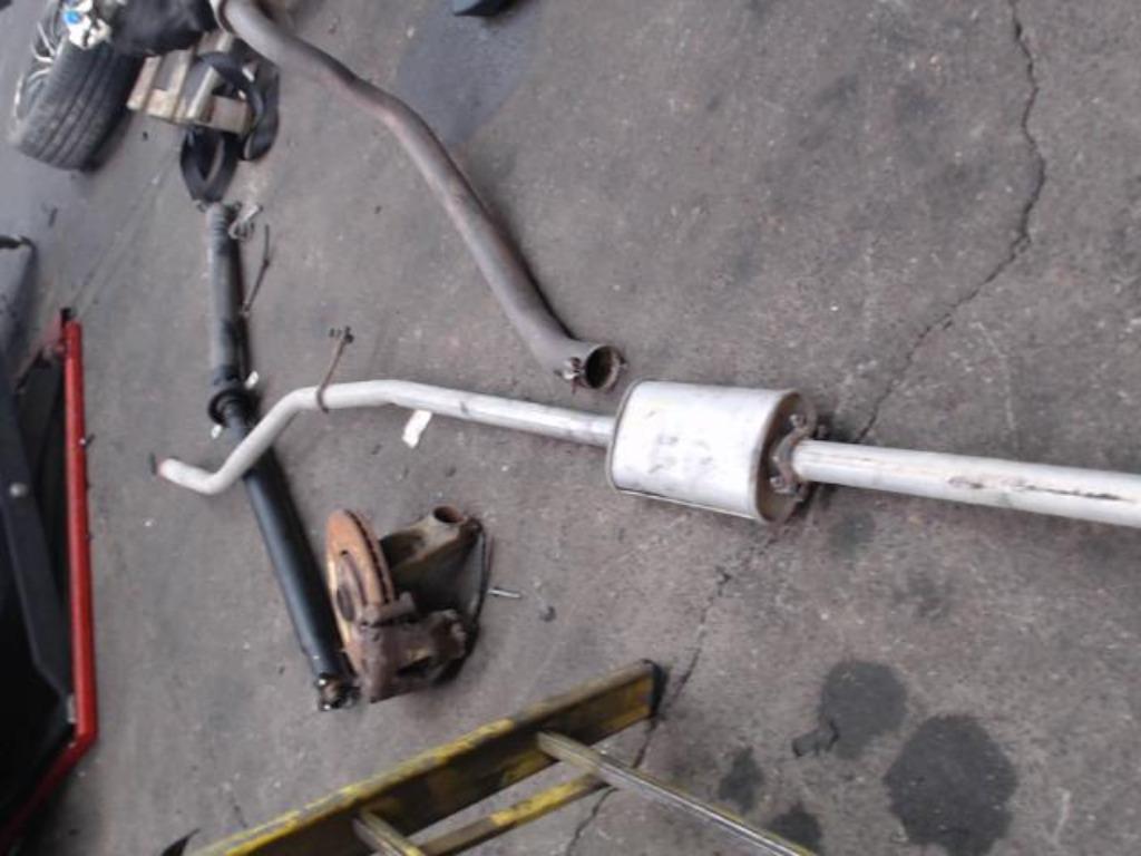 Pot échappement intermediaire Peugeot 206 2000-2007 LP/14625, Autos : Pièces & Accessoires, Systèmes d'échappement, Peugeot, Utilisé