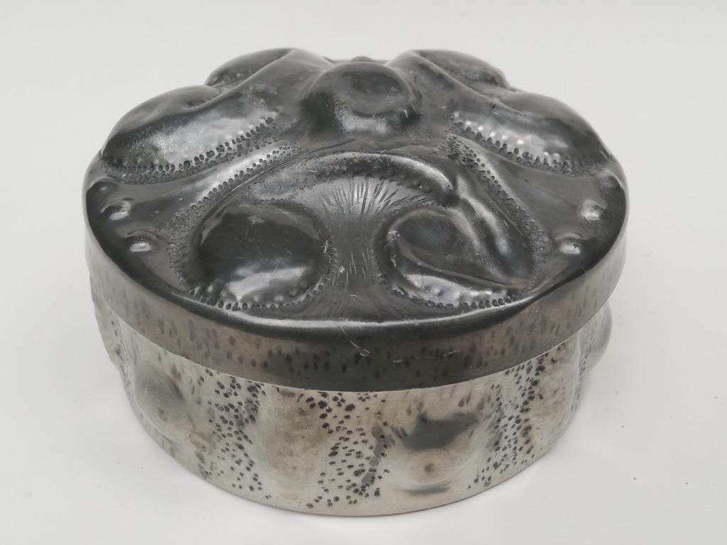 Art deco doos in tin - A.E. Chanal - Alice Holbach - c. 1930, Antiek en Kunst, Curiosa en Brocante, Ophalen of Verzenden