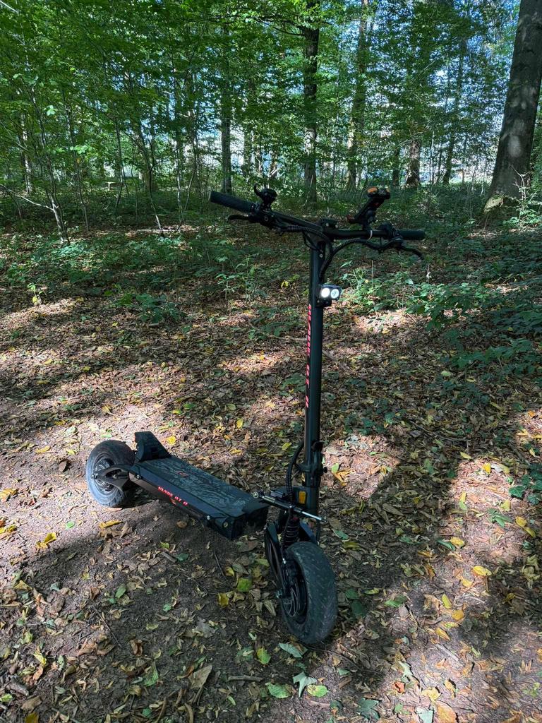 Trottinette blade gt2 a vendre ou échanger négociable, Enlèvement, Utilisé