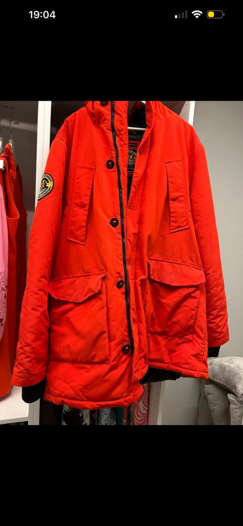 Winterjas rood Superdry, SuperDry, Overige maten, Ophalen of Verzenden, Zo goed als nieuw
