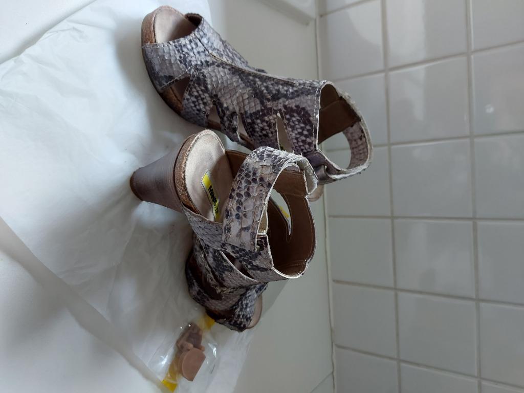 Damesschoenen, Ophalen of Verzenden, Zo goed als nieuw, Grijs, Manas Design