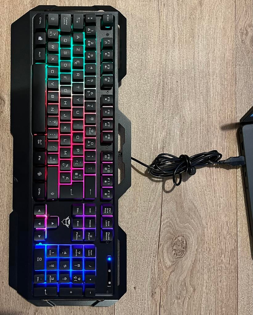 Clavier de jeu LED, Enlèvement, Azerty, Comme neuf, Clavier gamer