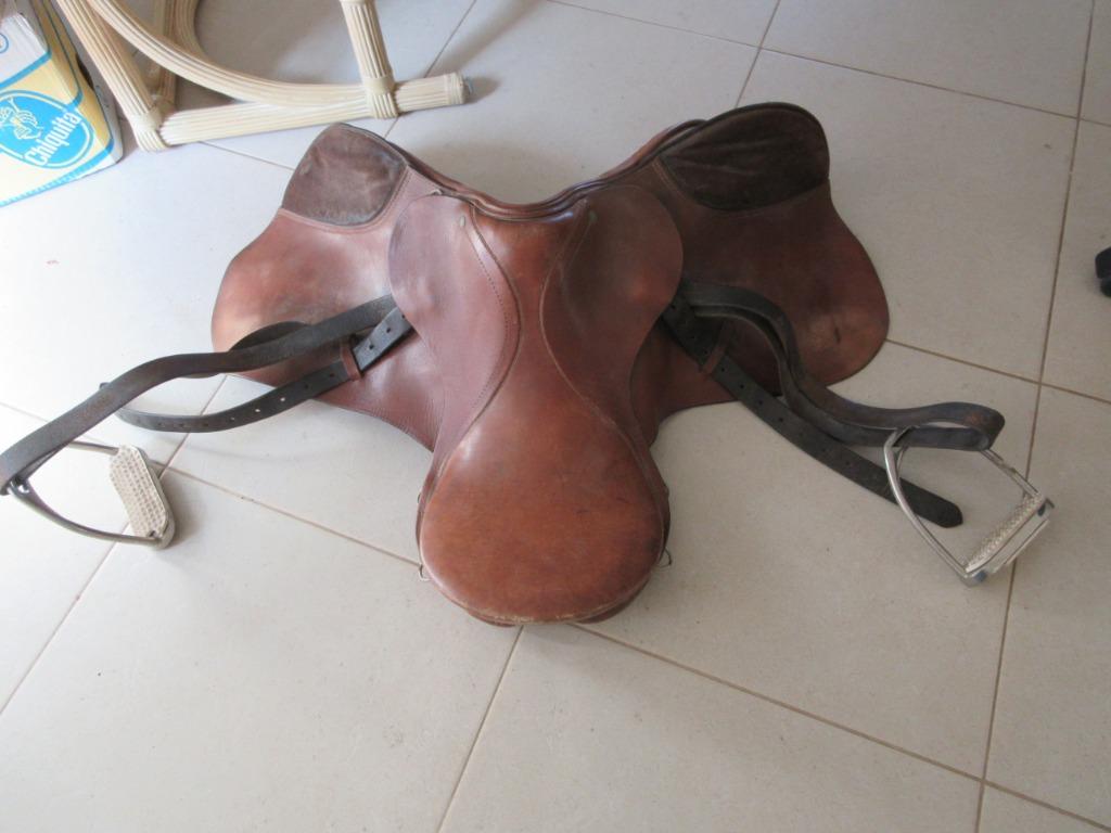 très belle et robuste selle d'équitation en cuir Lewa, Enlèvement