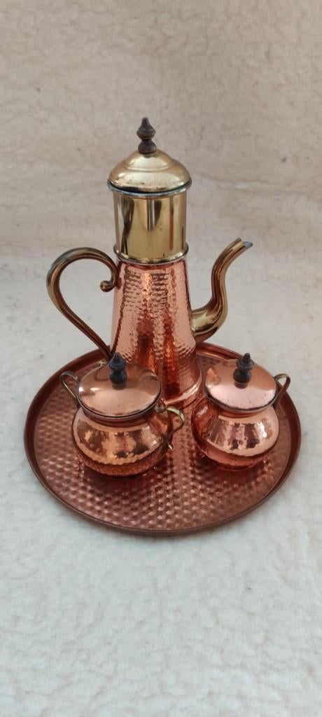 Koperen set: koffiekan en suikerpot met onderbord, Antiek en Kunst, Ophalen, Koper