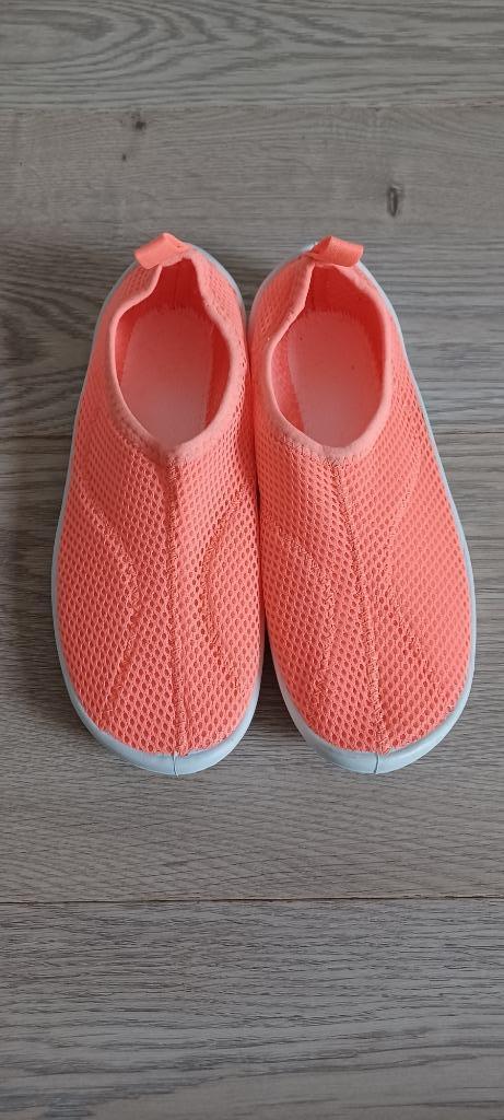 Water schoenen maat 32/33 - Decathlon - meisjes, Kinderen en Baby's, Kinderkleding | Kinder-zwemkleding, Zwemschoenen, Meisje