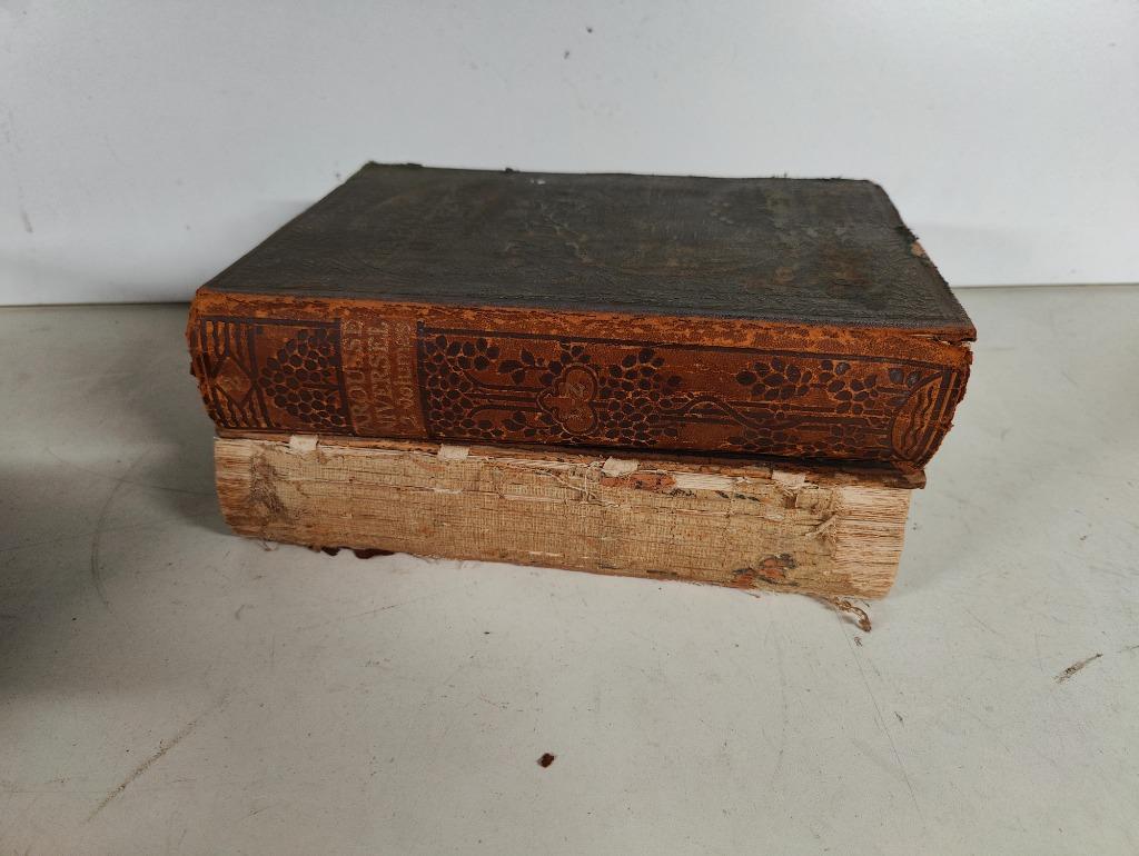 Larousse universelle et 2 volumes 1922-1923, Enlèvement ou Envoi