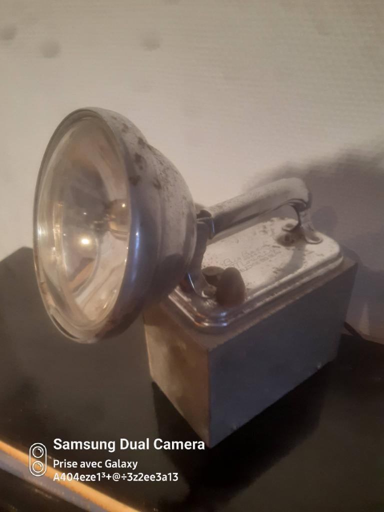Teledyne Mountry 666 Big Beam Light, Ophalen