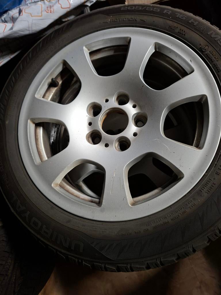 Jante bmw 16" pneu hiver, Autos : Pièces & Accessoires, Neuf, Pneus hiver, 16 pouces, Véhicule de tourisme
