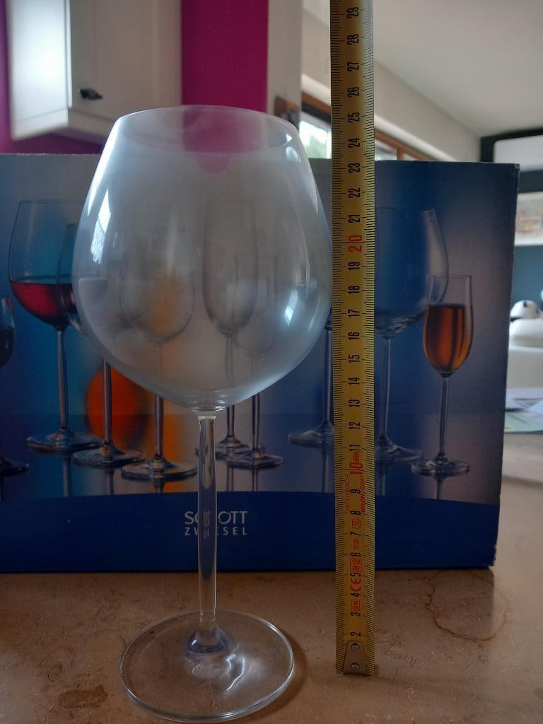 Grands verres à vin ballon design, Maison & Meubles, Enlèvement, Comme neuf, Verre, Verre ou Verres