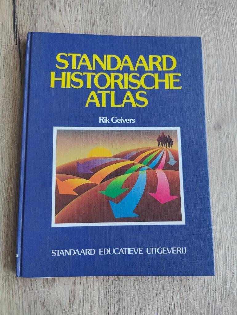 Standaard historische atlas - Rik Geivers, Boeken, Ophalen of Verzenden, Gelezen