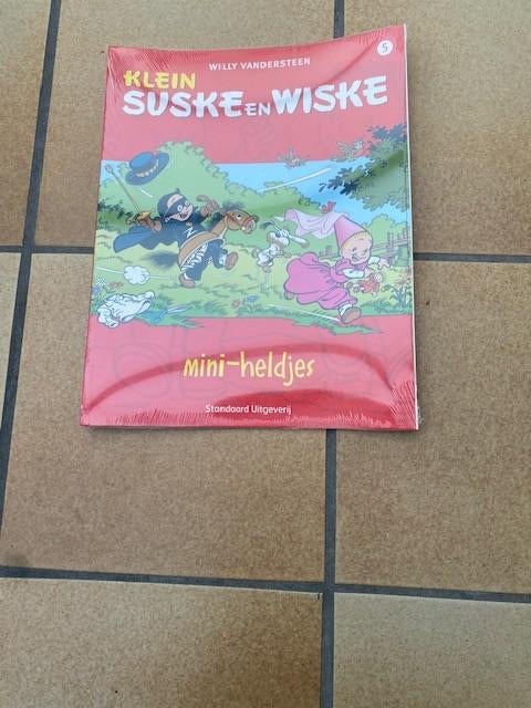 Klein Suske en Wiske : Mini-heldjes ( eerste druk ), Ophalen of Verzenden