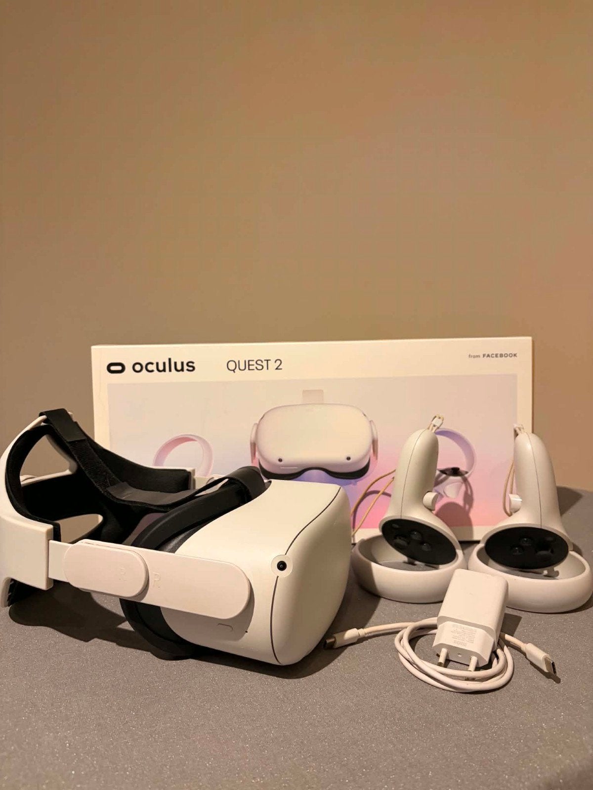 Oculus Quest 2 VR-bril— 64GB —Compleet in doos + VR Pistols, Games en Spelcomputers, Ophalen, VR-bril