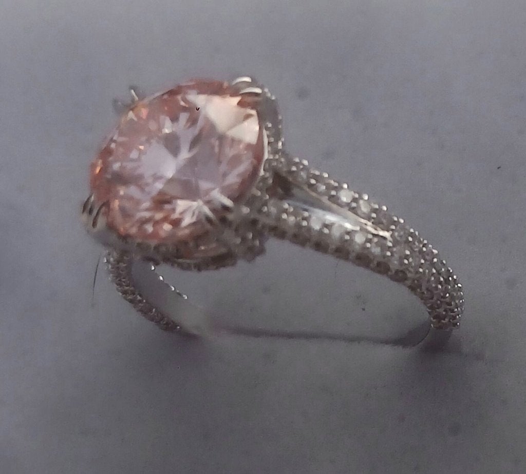 Bague en diamant, diamant rose central Fancy Vivid, 4,03 ct, Bijoux, Sacs & Beauté, Enlèvement ou Envoi, Rose, Or