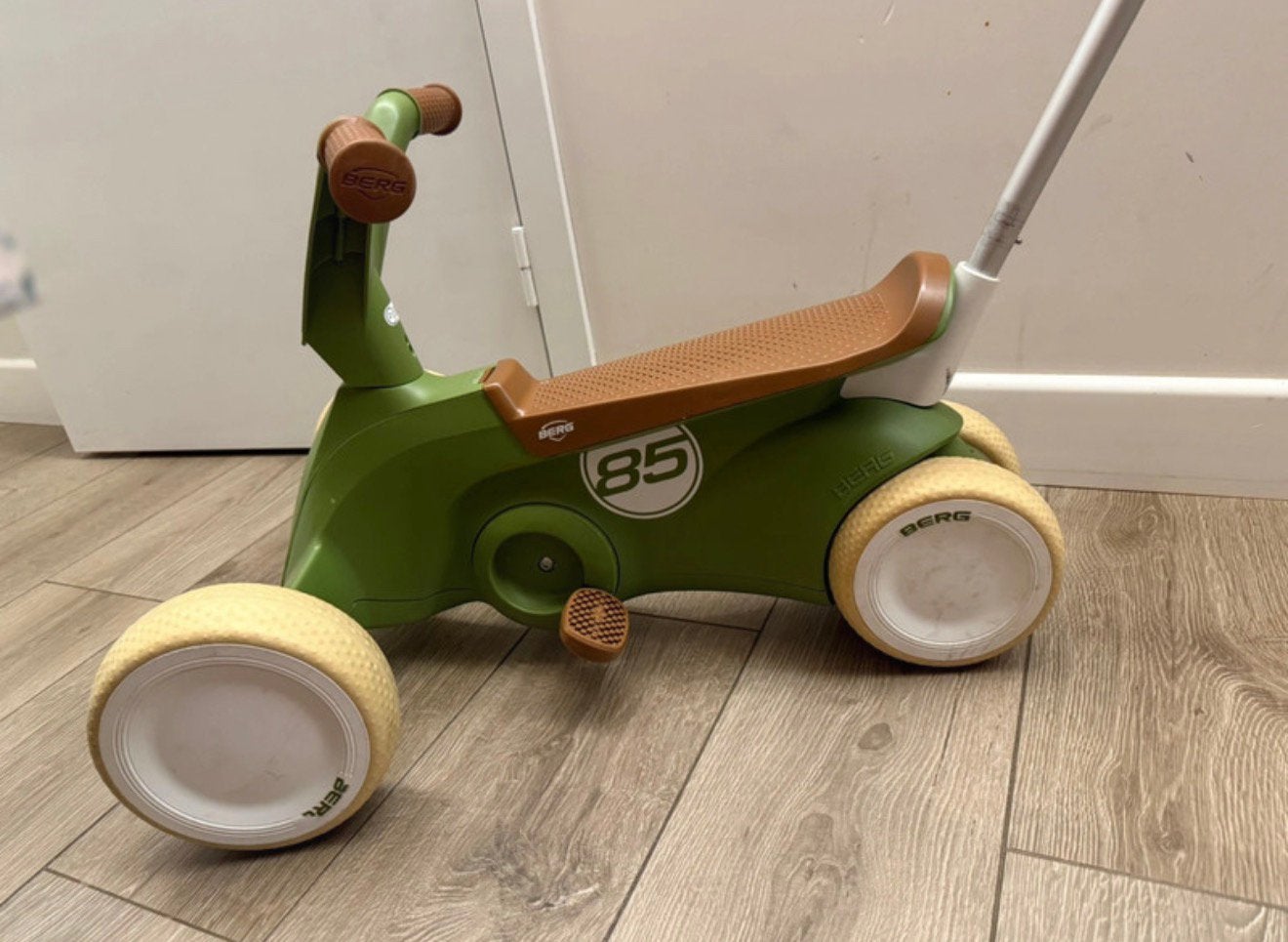 Berg go2 driewieler retrogroen, Kinderen en Baby's, Speelgoed | Buiten | Voertuigen en Loopfietsen, Ophalen, Zo goed als nieuw