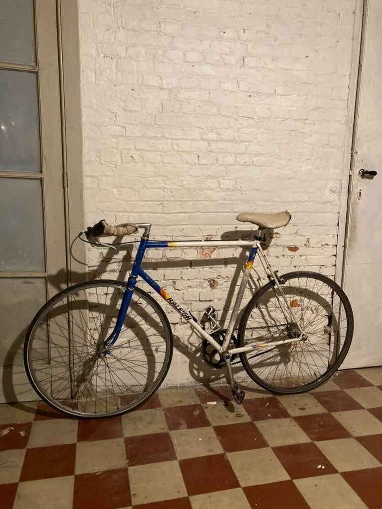 Raleigh 80s Racing Bike 58 Frame Vélo de course, Vélos & Vélomoteurs, Vélos | Vélos de course, 57 à 61 cm, Enlèvement, Utilisé