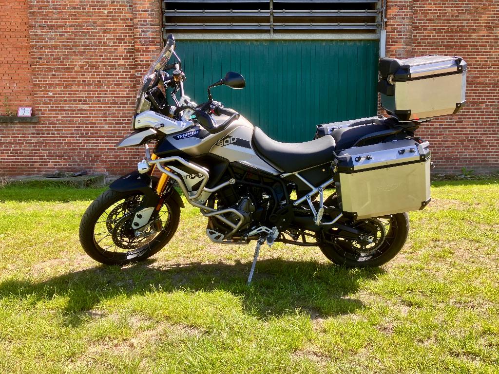 Triumph Tiger 900 Rally Pro – 8250 km – Full Option, Motoren, Handvatverwarming, Nieuw, Motorrijbewijs A, Particulier
