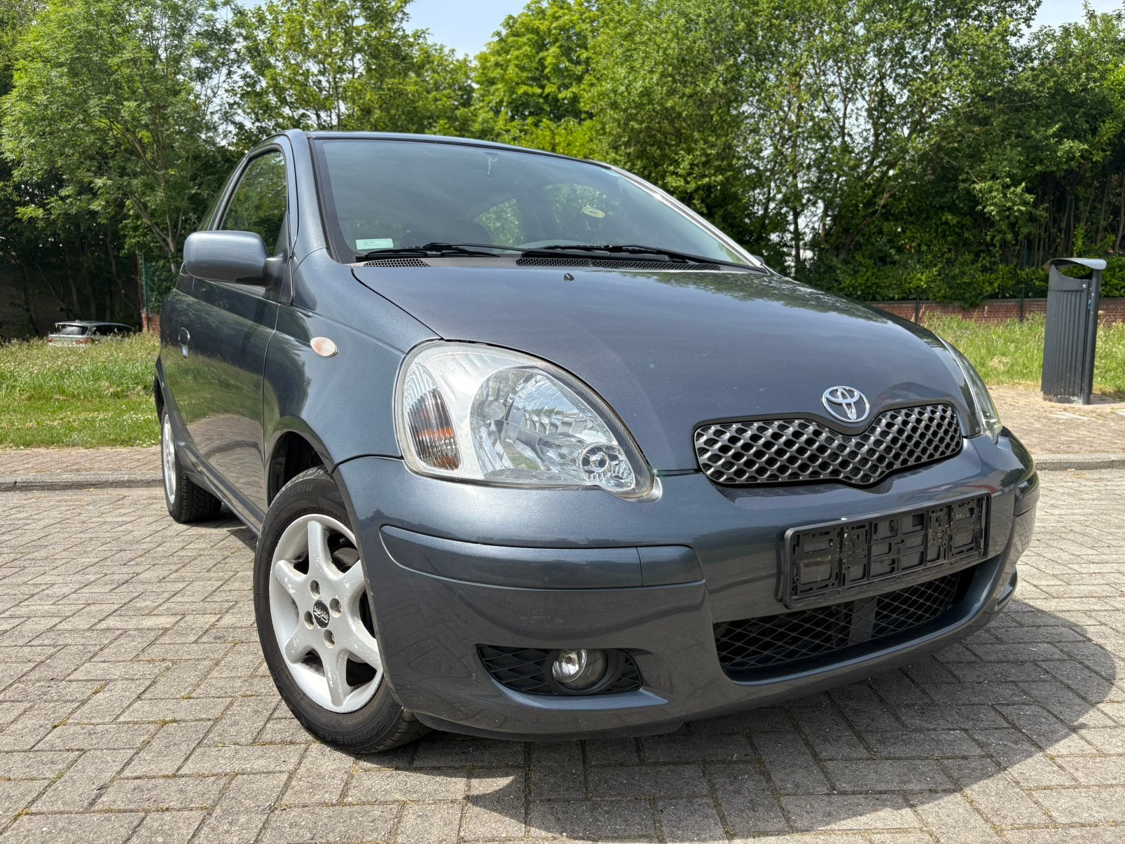 TOYOTA YARIS 1.3 benzine, Auto's, Bedrijf, Handgeschakeld, Grijs, 1298 cc