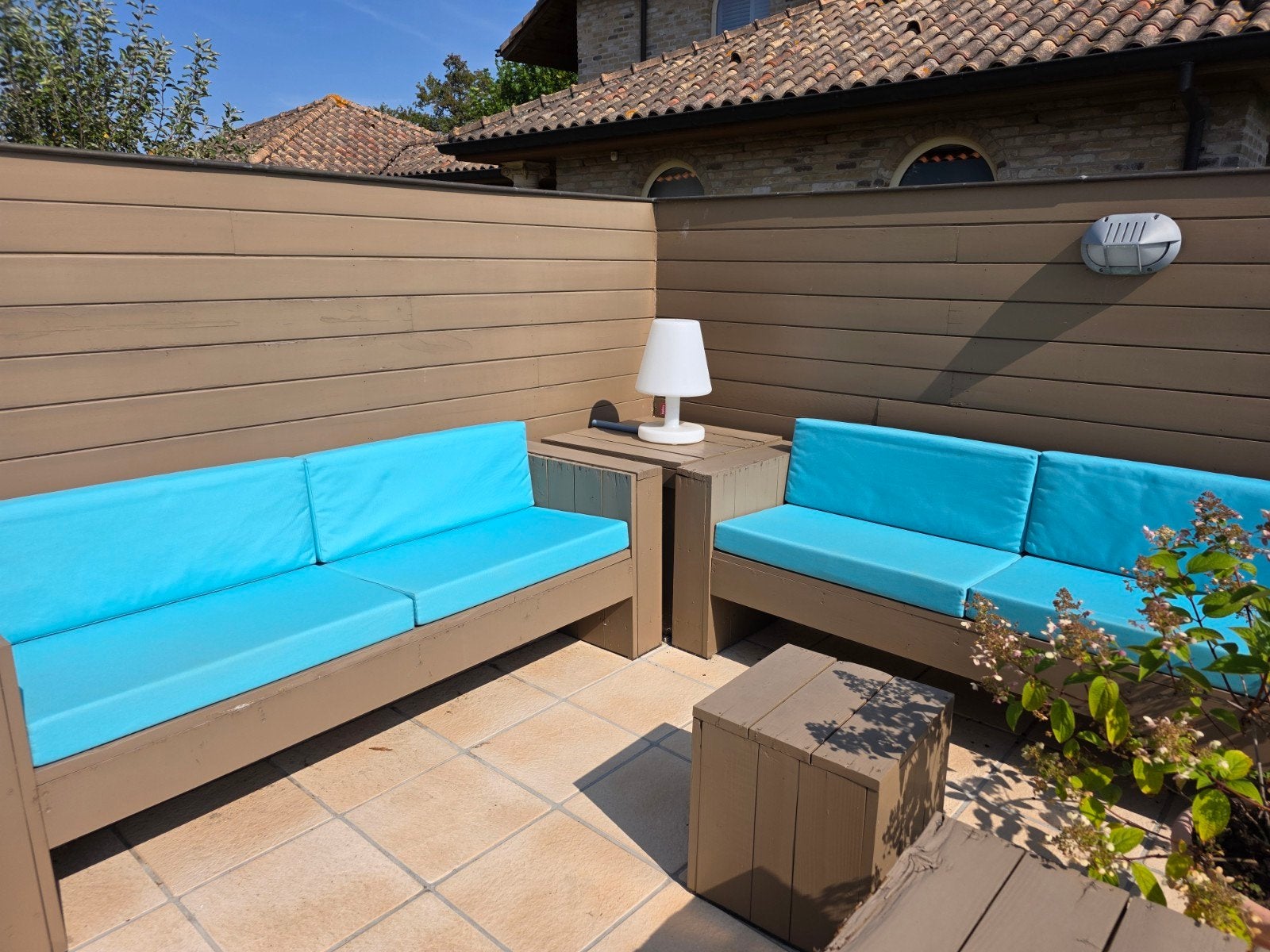 Banc de jardin/terrasse à offrir ou coussins à vendre pour 1, Enlèvement, Bois, 4 places