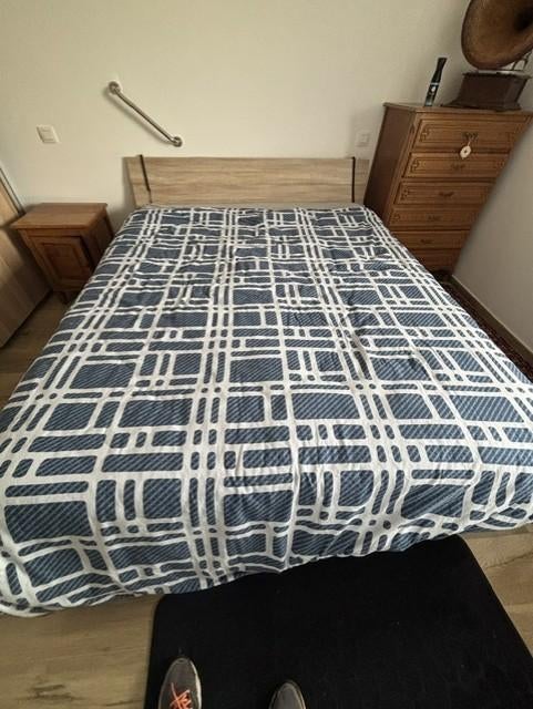 Lit 2 personnes sommiers électriques AUPING, Beige, Comme neuf, 200 cm, Bois