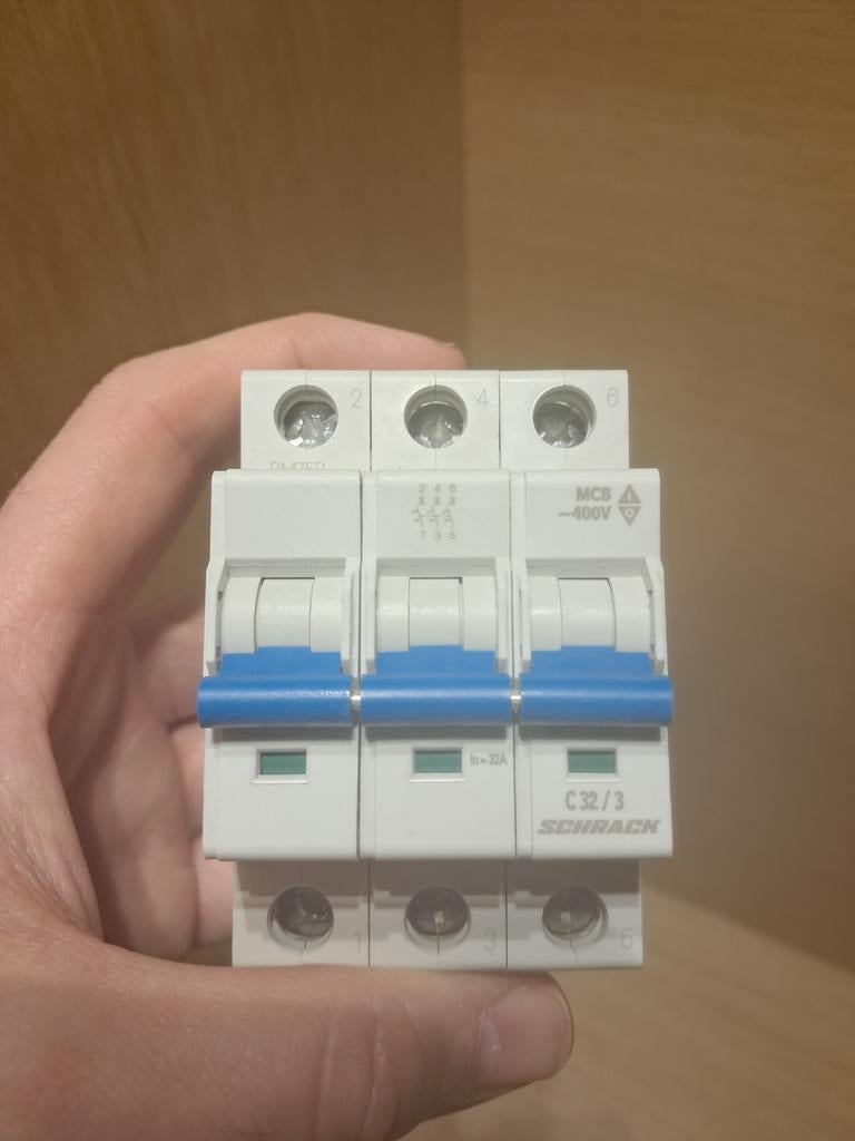 Schrack zekering C 32/3, Doe-het-zelf en Bouw, Elektriciteit en Kabels, Ophalen, Nieuw, Overige typen