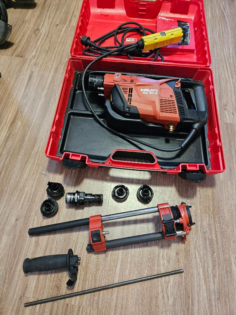 Hilti DD 30-W-kernboor Diamantboormachine, 600 watt of meer, Zo goed als nieuw, Klopboormechanisme, Ophalen