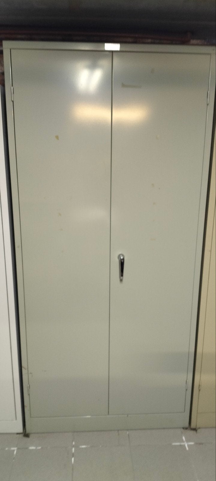 Armoire métallique, Enlèvement
